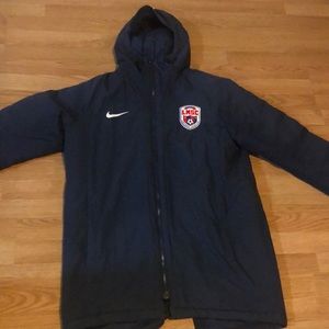 Nike Lower Merion Soccer Navy Jacket size L.